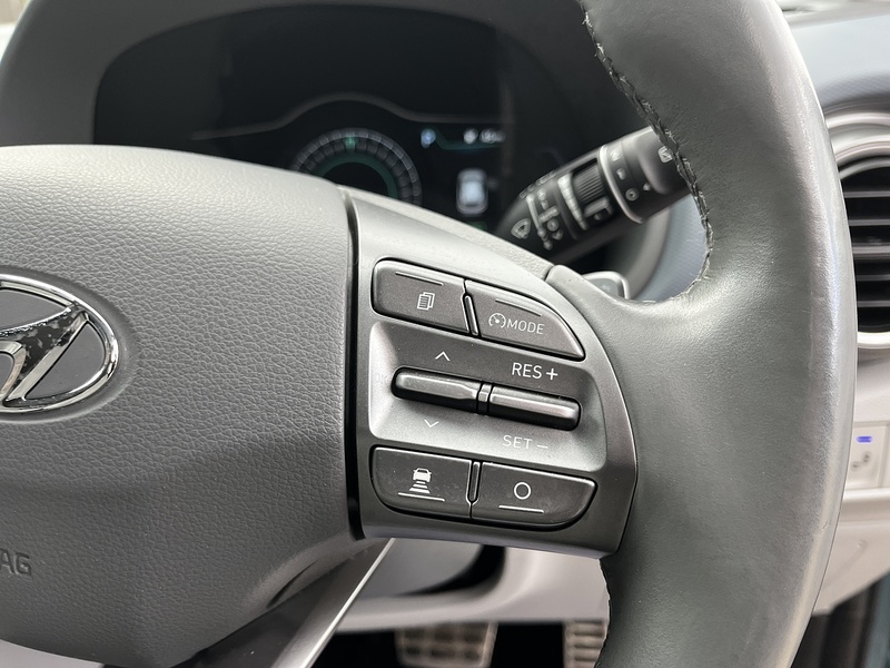 Hyundai KONA Premium SE - U306