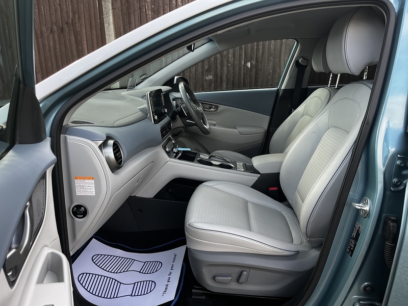 Hyundai KONA Premium SE - U306