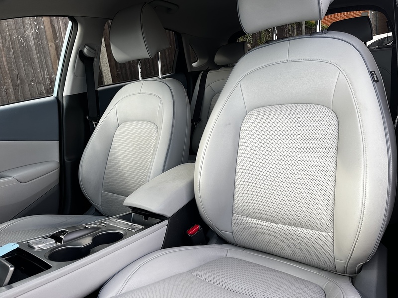 Hyundai KONA Premium SE - U306