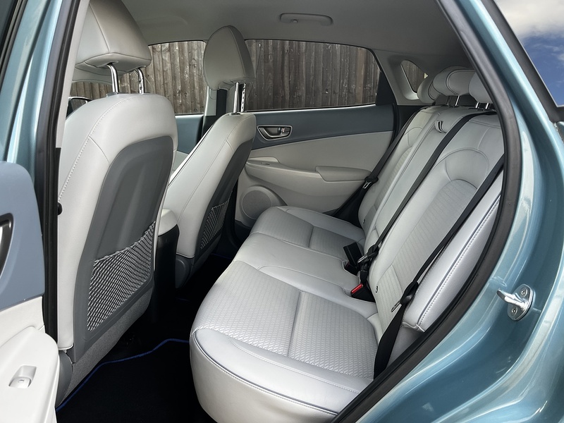 Hyundai KONA Premium SE - U306