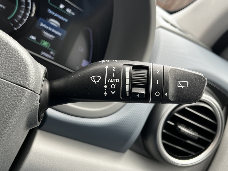 Hyundai KONA Premium SE - U306