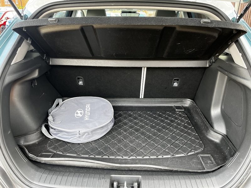 Hyundai KONA Premium SE - U306