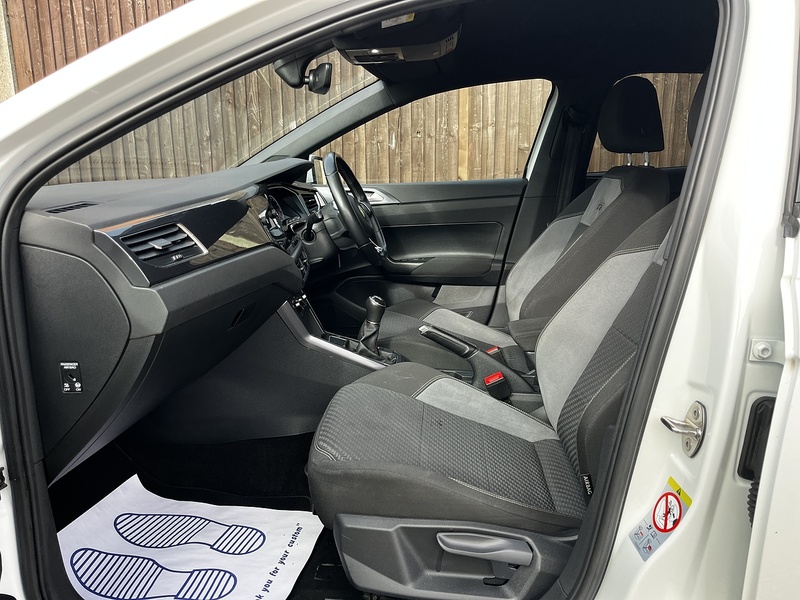 Volkswagen Polo TSI R-Line - U316