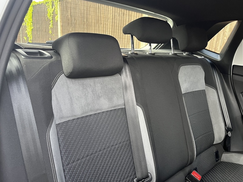 Volkswagen Polo TSI R-Line - U316