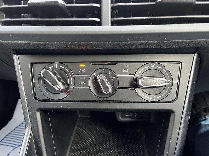 Volkswagen Polo TSI R-Line - U316