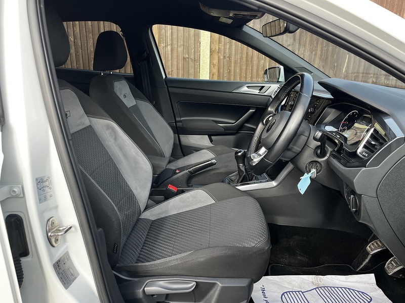 Volkswagen Polo TSI R-Line - U316
