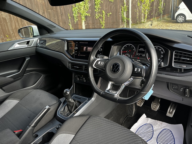 Volkswagen Polo TSI R-Line - U316