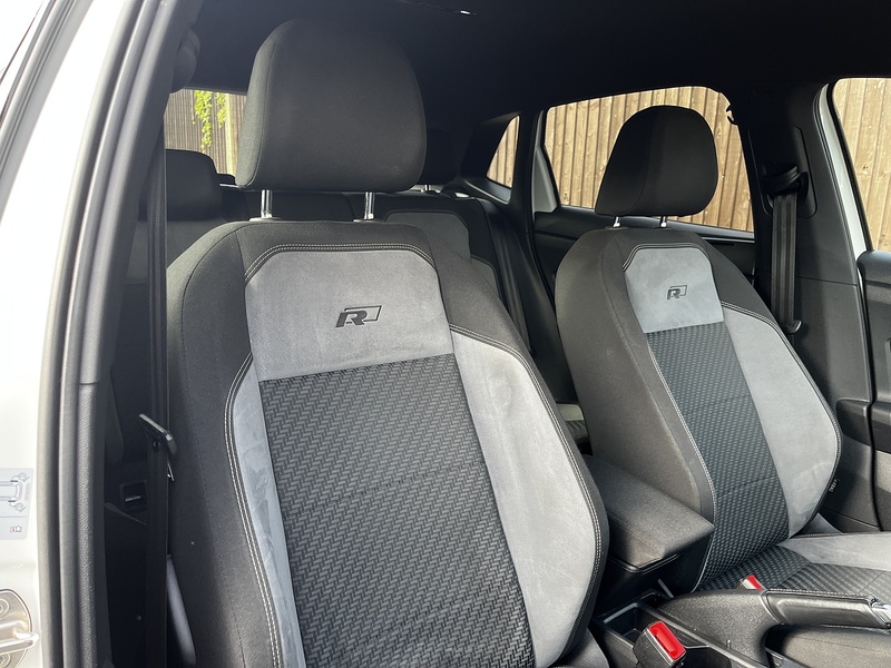 Volkswagen Polo TSI R-Line - U316