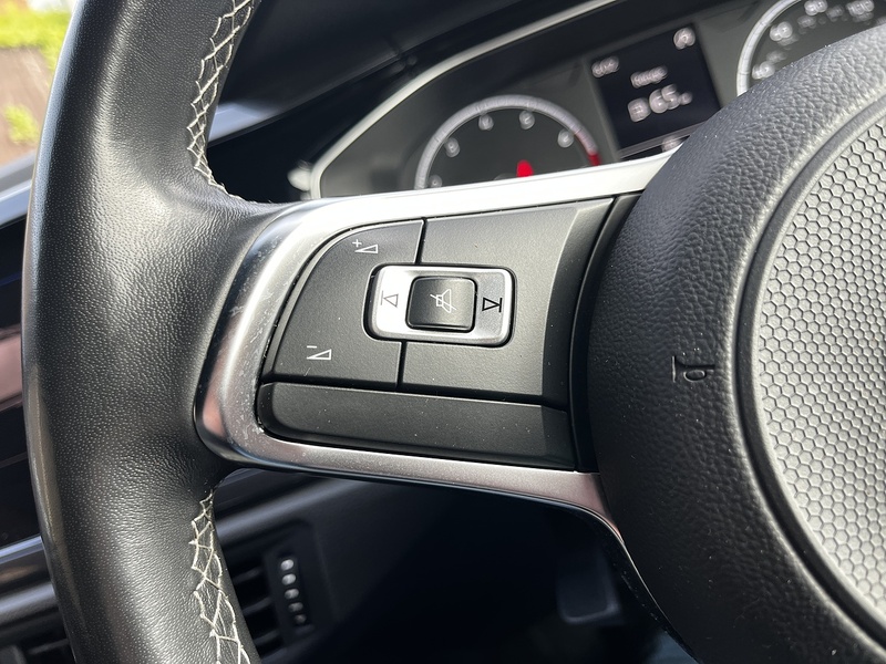 Volkswagen Polo TSI R-Line - U316