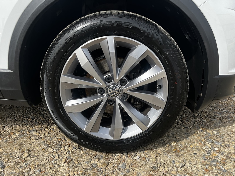 Volkswagen T-Roc TSI Design - U319
