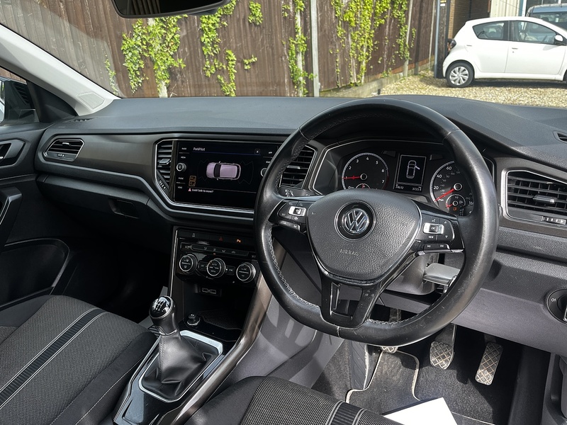 Volkswagen T-Roc TSI Design - U319