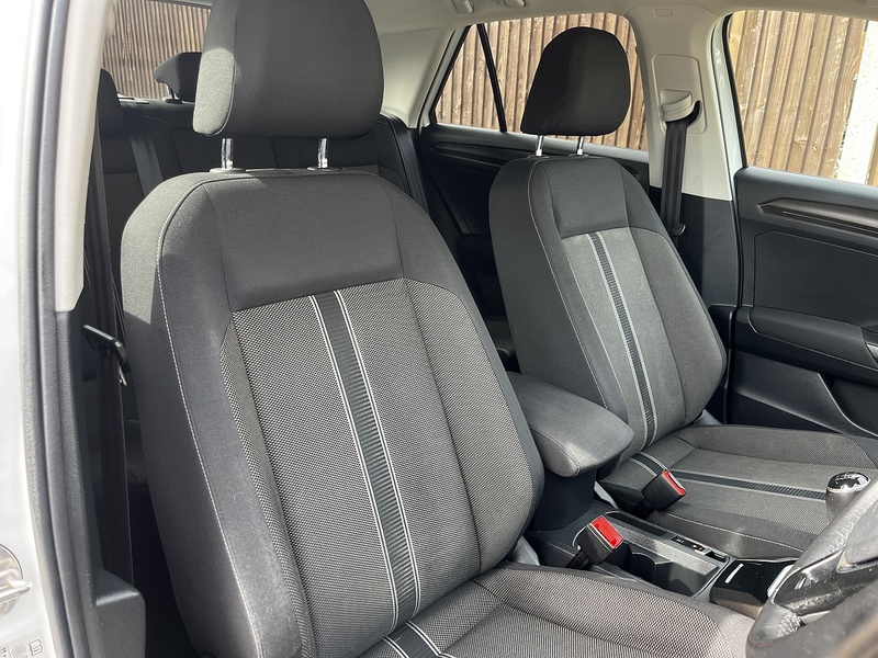 Volkswagen T-Roc TSI Design - U319