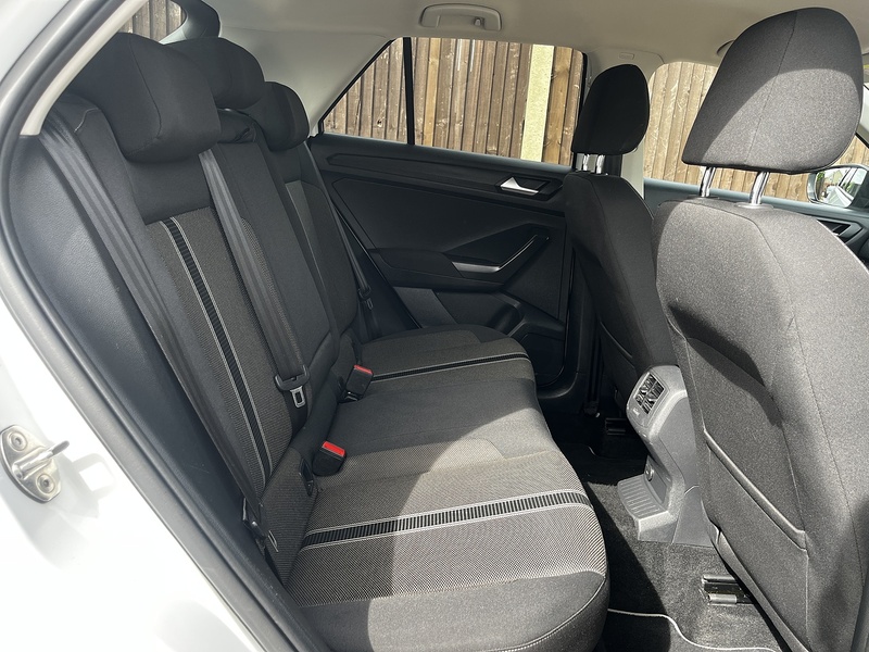 Volkswagen T-Roc TSI Design - U319