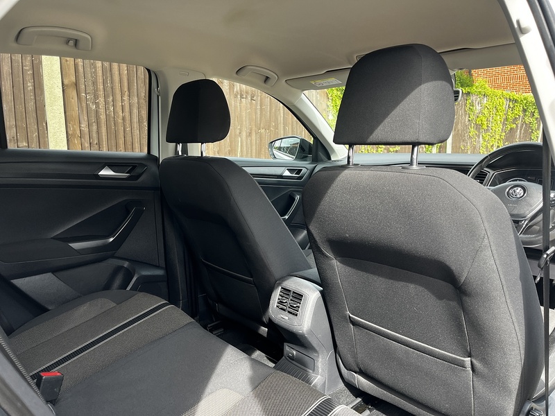 Volkswagen T-Roc TSI Design - U319