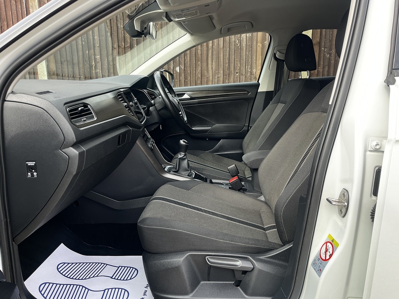 Volkswagen T-Roc TSI Design - U319