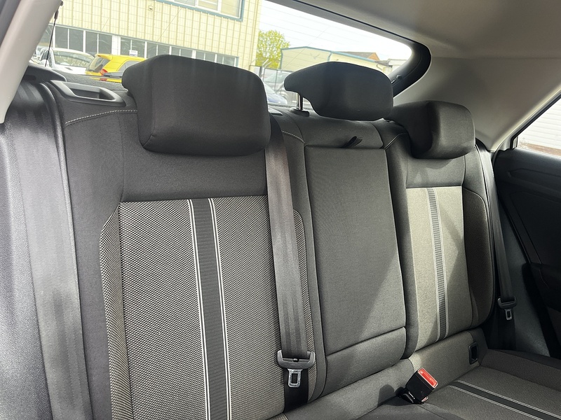 Volkswagen T-Roc TSI Design - U319