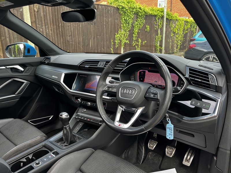 Audi Q3 TFSI CoD S line - U321