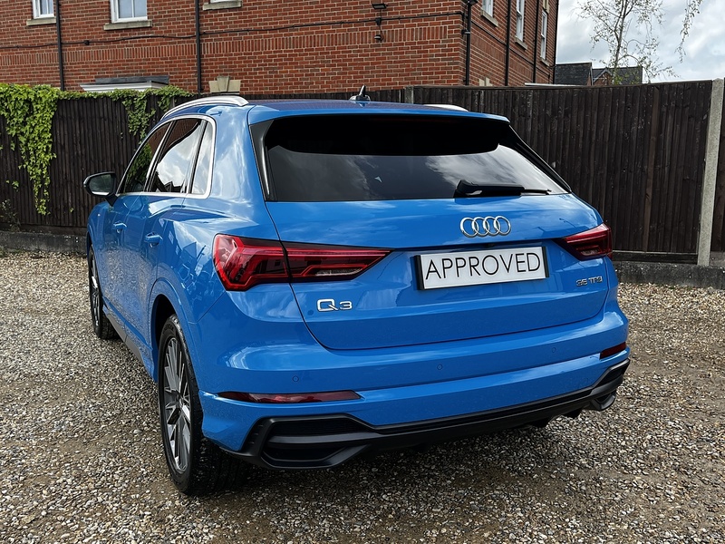 Audi Q3 TFSI CoD S line - U321