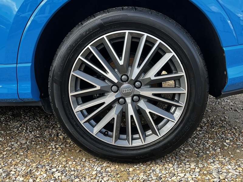 Audi Q3 TFSI CoD S line - U321