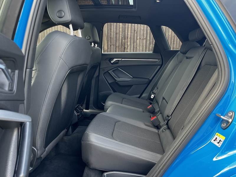 Audi Q3 TFSI CoD S line - U321