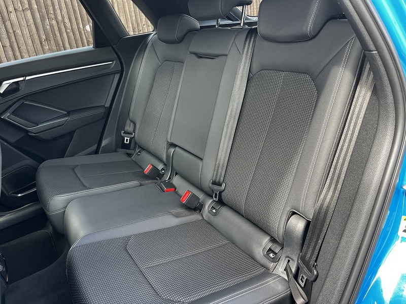 Audi Q3 TFSI CoD S line - U321
