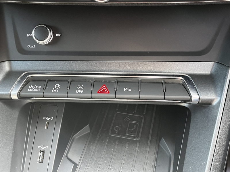Audi Q3 TFSI CoD S line - U321