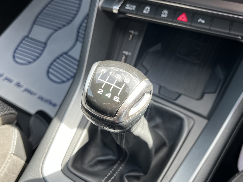 Audi Q3 TFSI CoD S line - U321