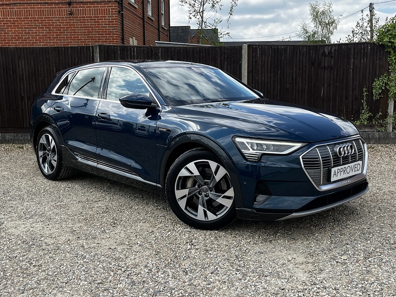 Audi e-tron Sport - U328