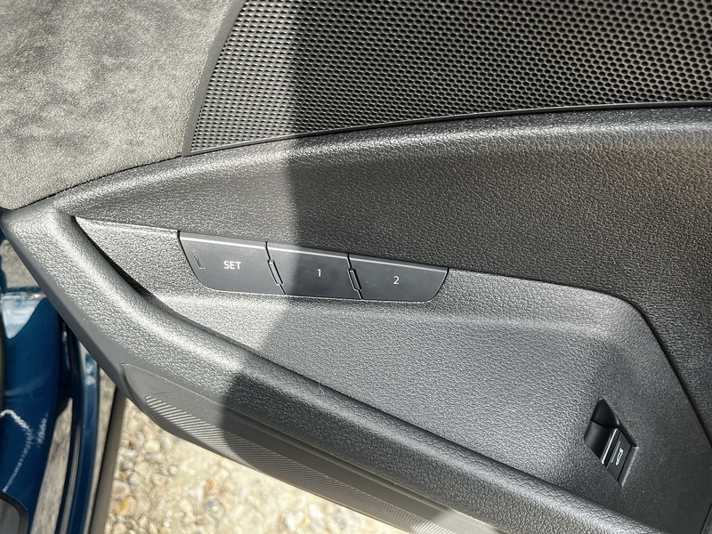 Audi e-tron Sport - U328