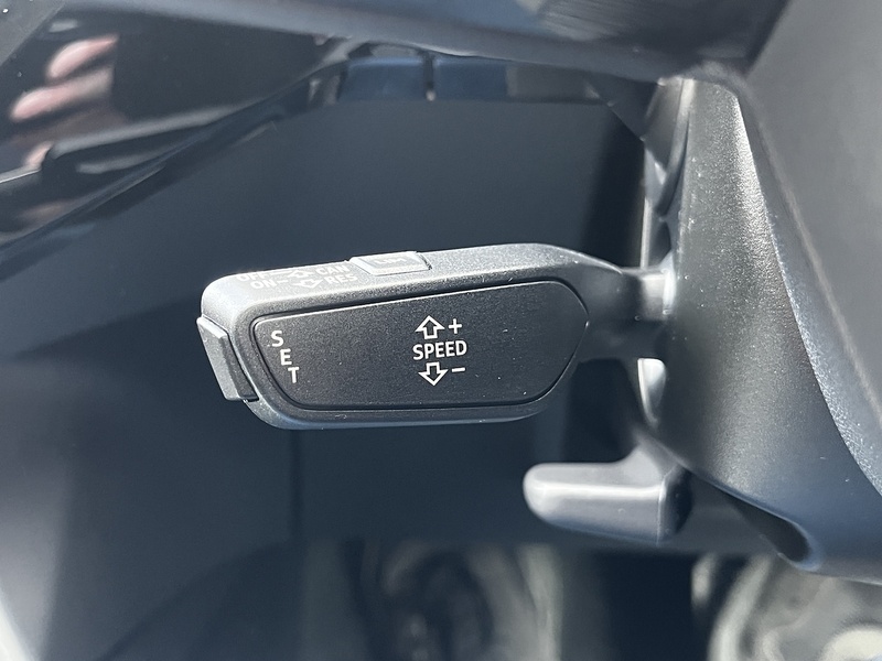 Audi e-tron Sport - U328