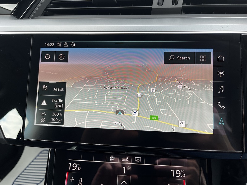 Audi e-tron Sport - U328