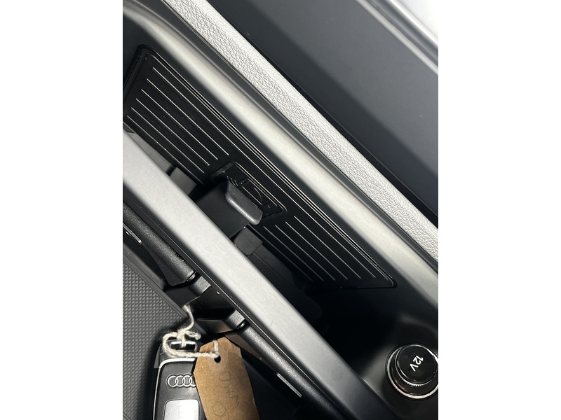 Audi e-tron Sport - U328
