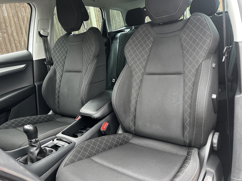 Skoda Karoq TSI SE Nav Plus - U336