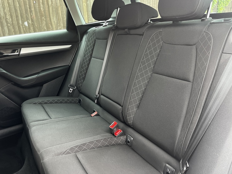 Skoda Karoq TSI SE Nav Plus - U336