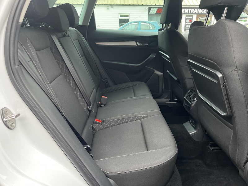 Skoda Karoq TSI SE Nav Plus - U336