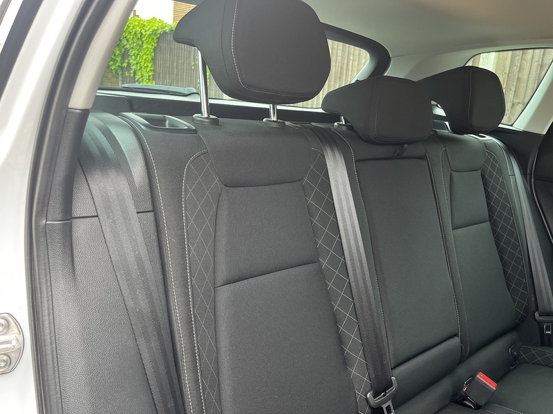 Skoda Karoq TSI SE Nav Plus - U336