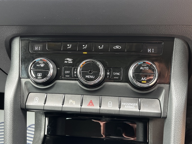 Skoda Karoq TSI SE Nav Plus - U336