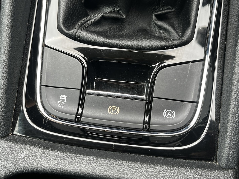 Skoda Karoq TSI SE Nav Plus - U336