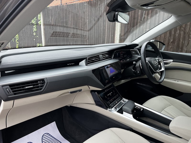 Audi e-tron Technik - U337
