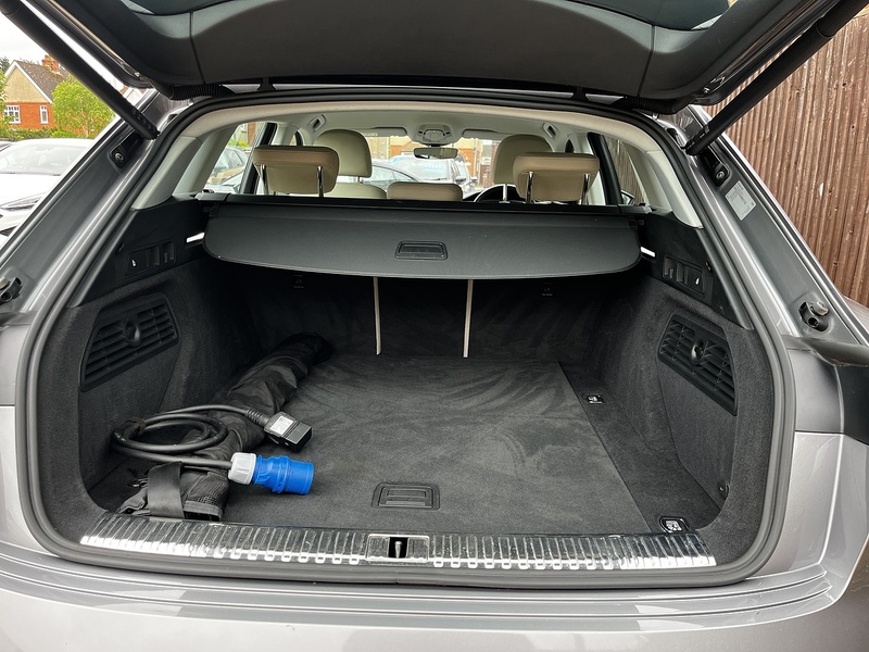Audi e-tron Technik - U337
