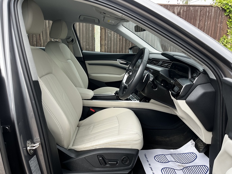 Audi e-tron Technik - U337