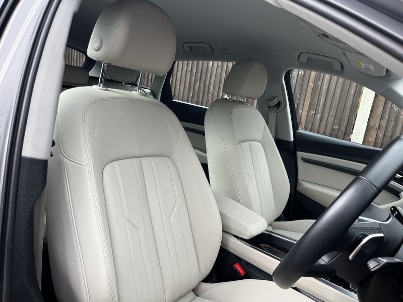 Audi e-tron Technik - U337