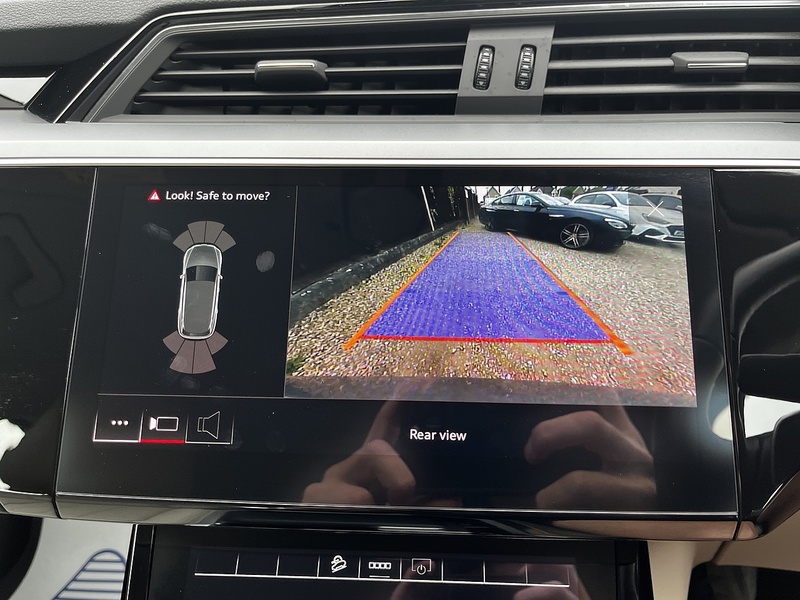 Audi e-tron Technik - U337