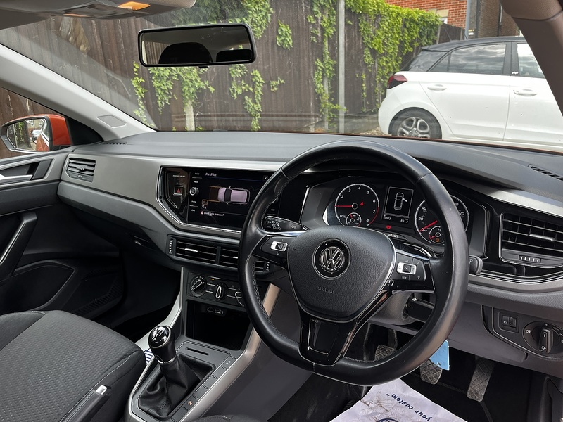 Volkswagen Polo SE - U338
