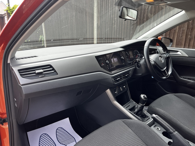 Volkswagen Polo SE - U338