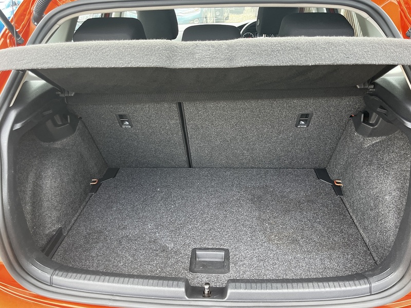 Volkswagen Polo SE - U338