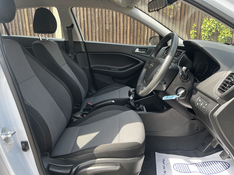 Hyundai i20 SE Launch Edition - U349