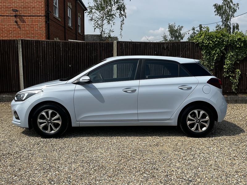 Hyundai i20 SE Launch Edition - U349