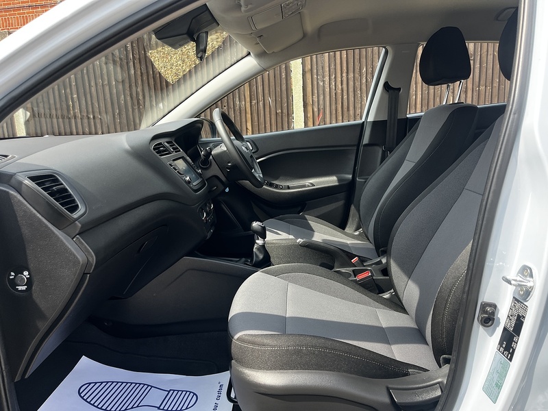 Hyundai i20 SE Launch Edition - U349
