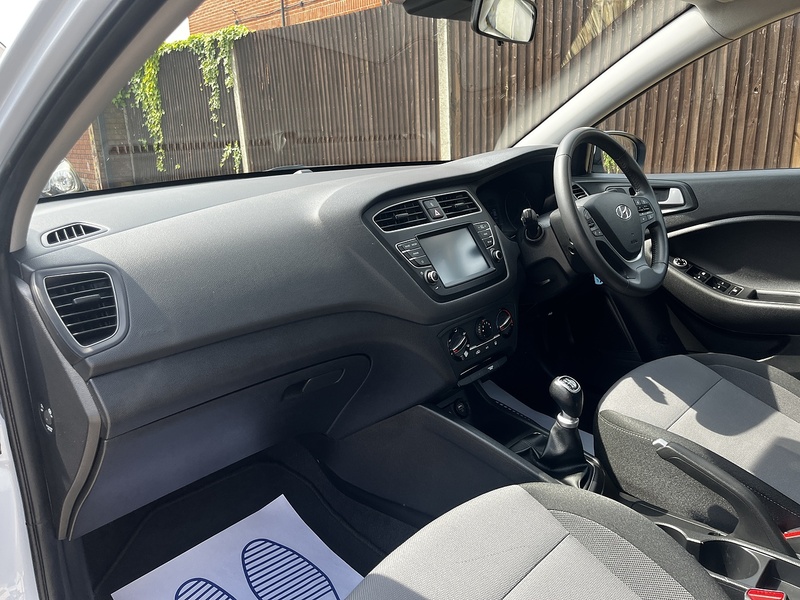 Hyundai i20 SE Launch Edition - U349